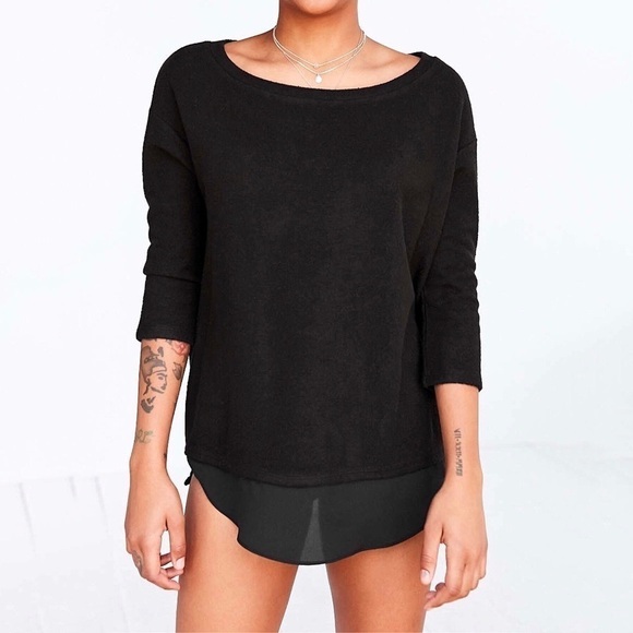 Urban Outfitters Silence + Noise Aimee Top - Picture 1 of 8
